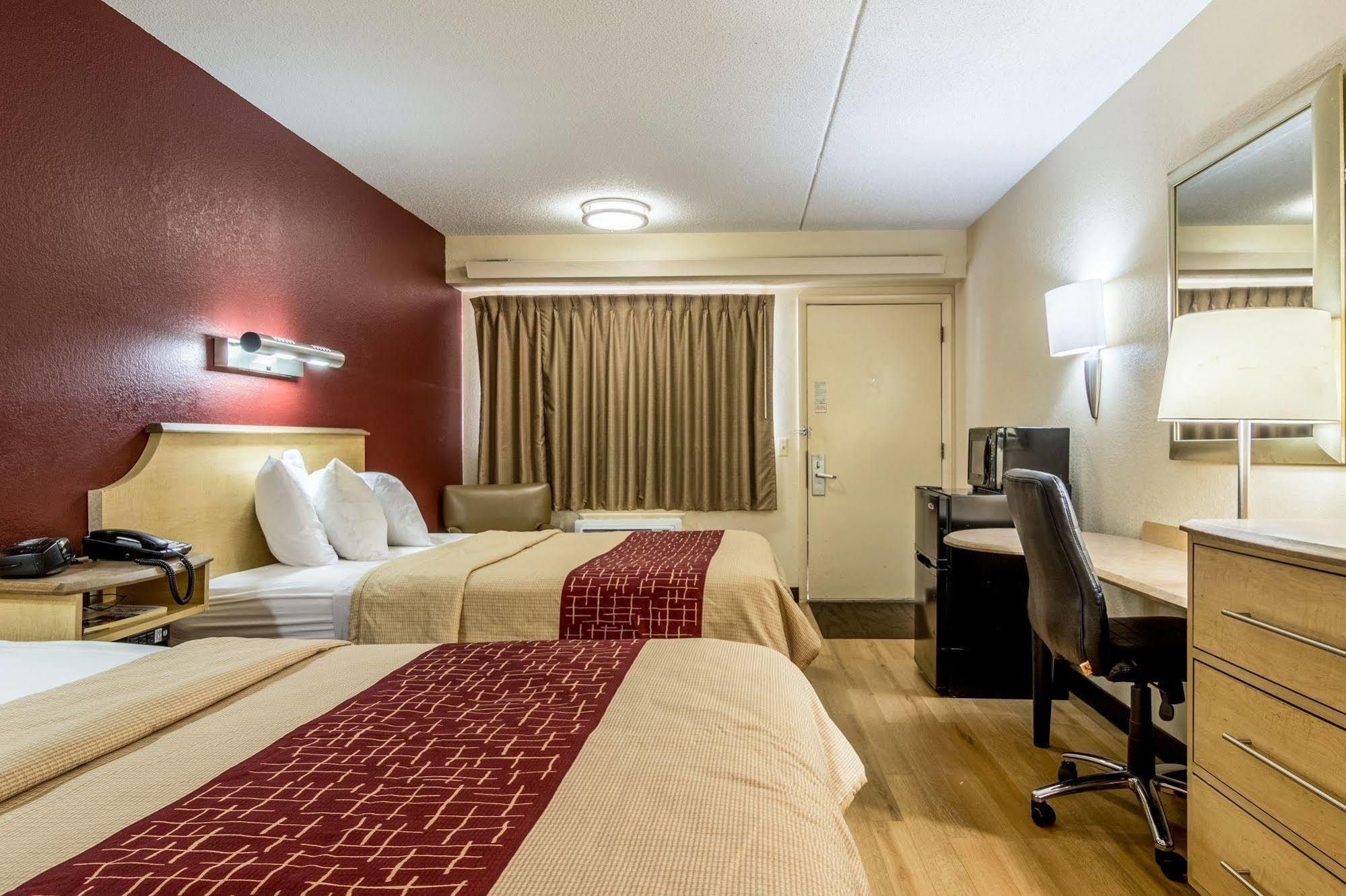 Red Roof Inn Detroit Metro Airport - Belleville Exterior photo